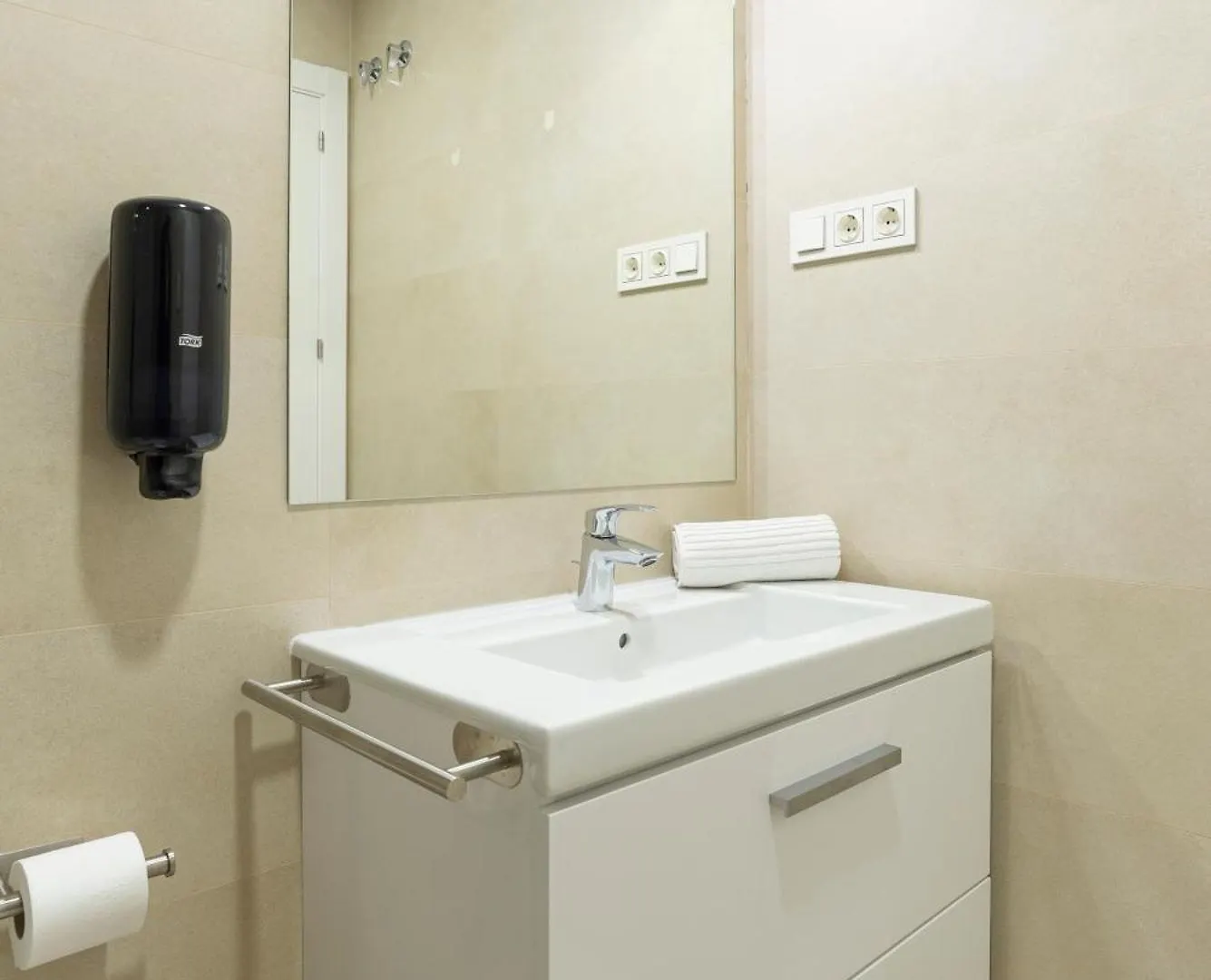 Skyline V Pool & Coworking By Ele Apartments Malaga 0*,  Spain