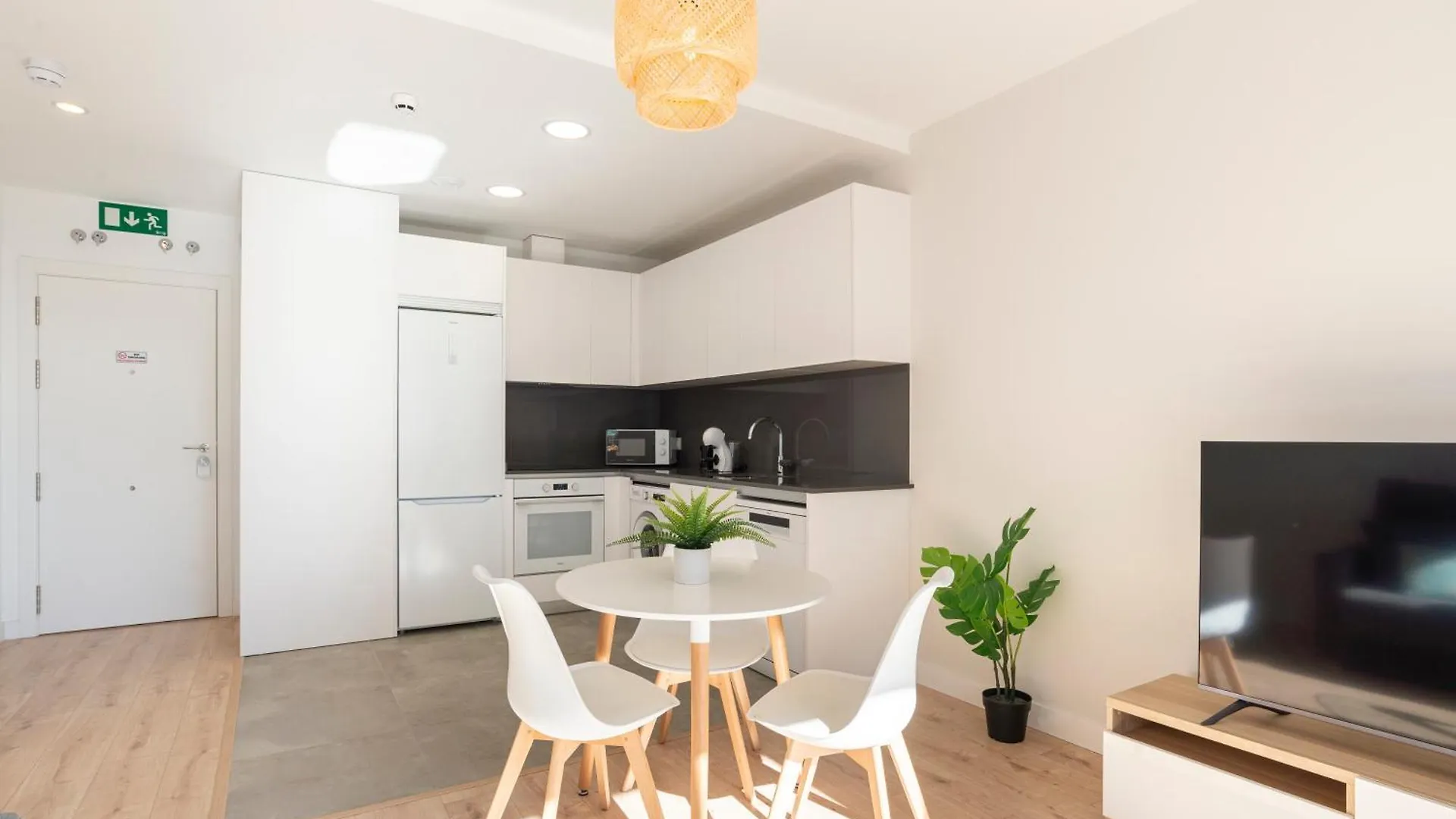 Skyline V Pool & Coworking By Ele Apartments Malaga 0*,  Spain