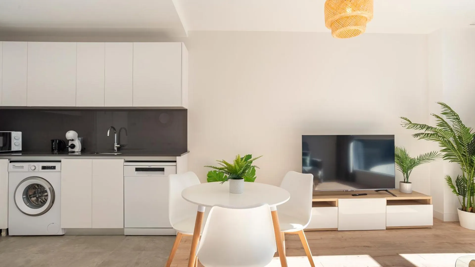 Skyline V Pool & Coworking By Ele Apartments Malaga