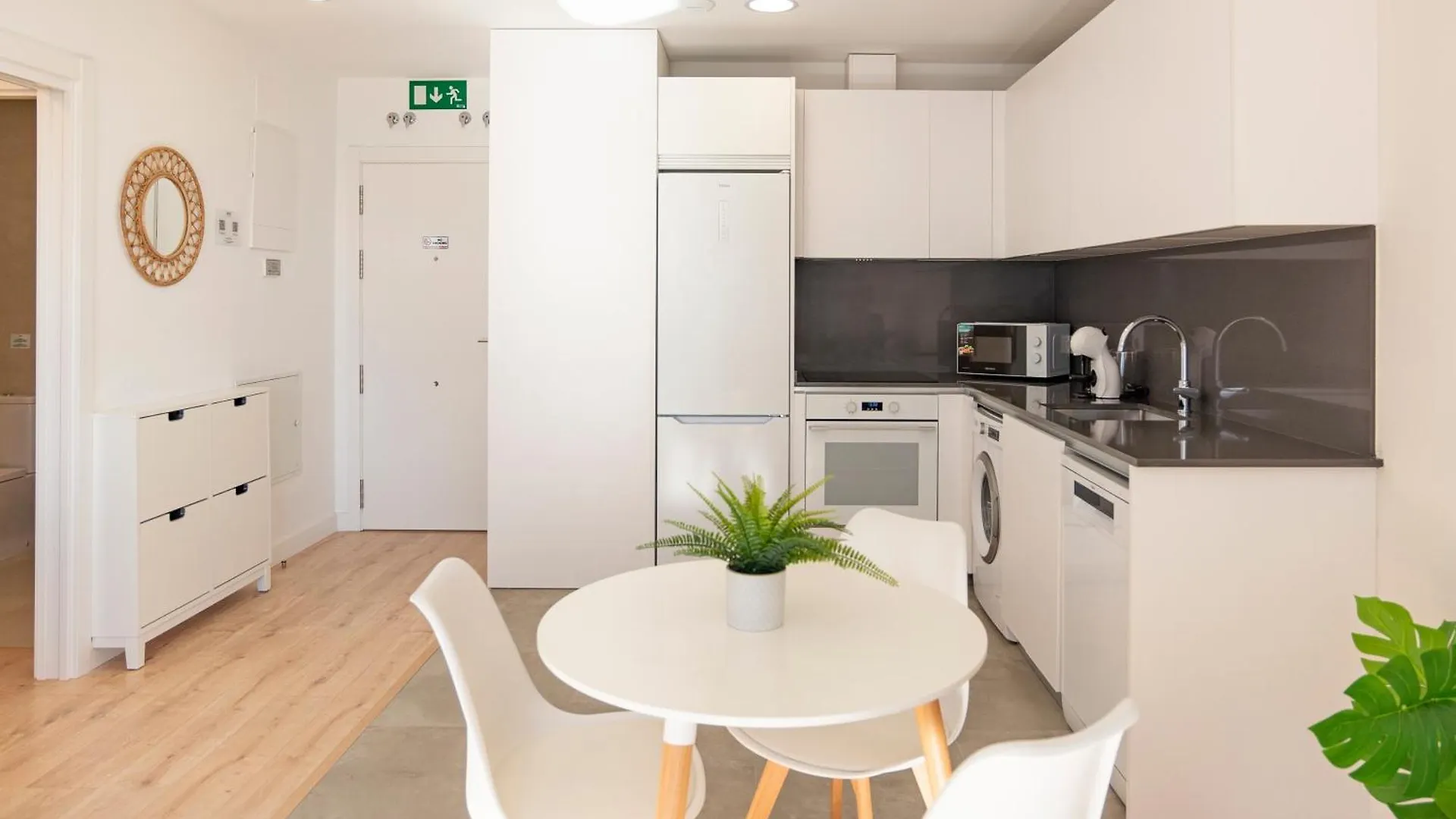 Skyline V Pool & Coworking By Ele Apartments Malaga Spain